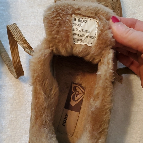 *SOLD*Roxy Shoes size 9 - Picture 8 of 10